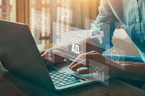 marketer measuring advertising effectiveness with technology